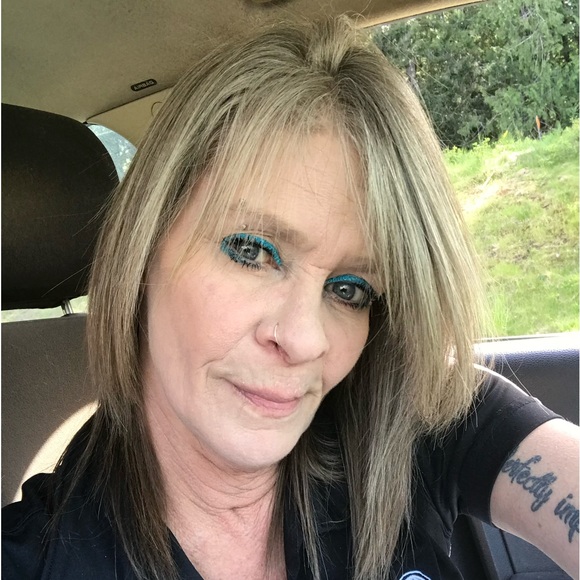 Meet your Posher, Susan - Picture 2 of 2